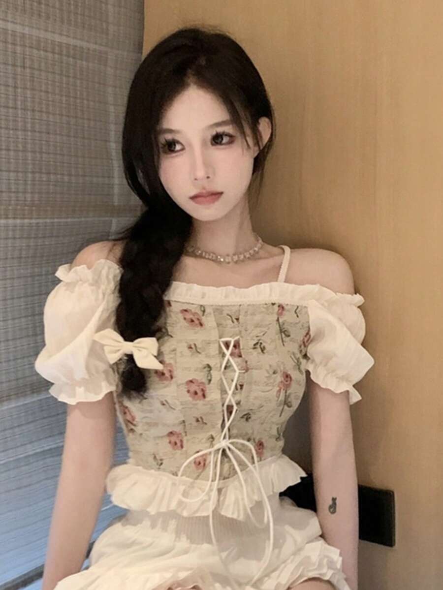 Camisa crop cordones florales ribete con fruncido - Blanco - Ver 1