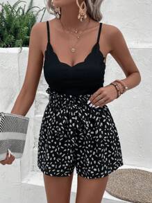 SHEIN VCAY 貝殼邊吊帶上衣和斑點印花紙袋腰短褲 - 彩色 - 查看 5