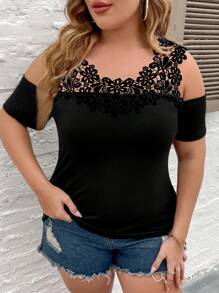 SHEIN LUNE Áo thun hở vai họa tiết ren guipure tương phản Plus Áo thun nữ - màu đen - Xem 3