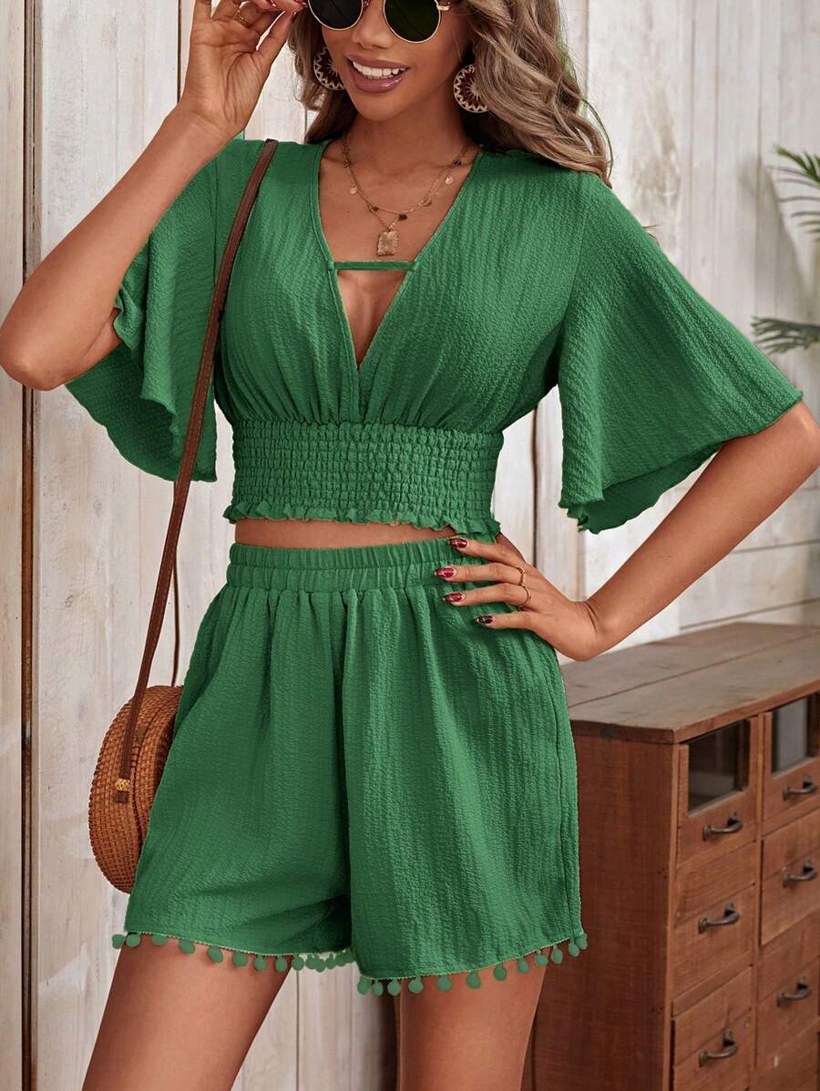 SHEIN VCAY 鏤空蝴蝶袖短款上衣和小絨球邊短褲 - 綠色 - 查看 1