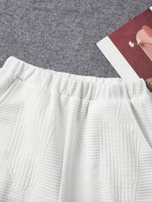 SHEIN 男孩字母補丁細節短褲 - 白色 - 查看 4