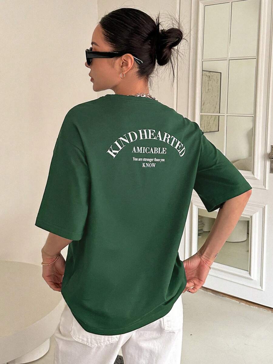 DAZY Áo phông hở vai họa tiết khẩu hiệu TỐT TỐT ĐẸP AMICABLE Bạn mạnh mẽ hơn bạn biết Áo phông cỡ lớn - màu xanh lá - Xem 1