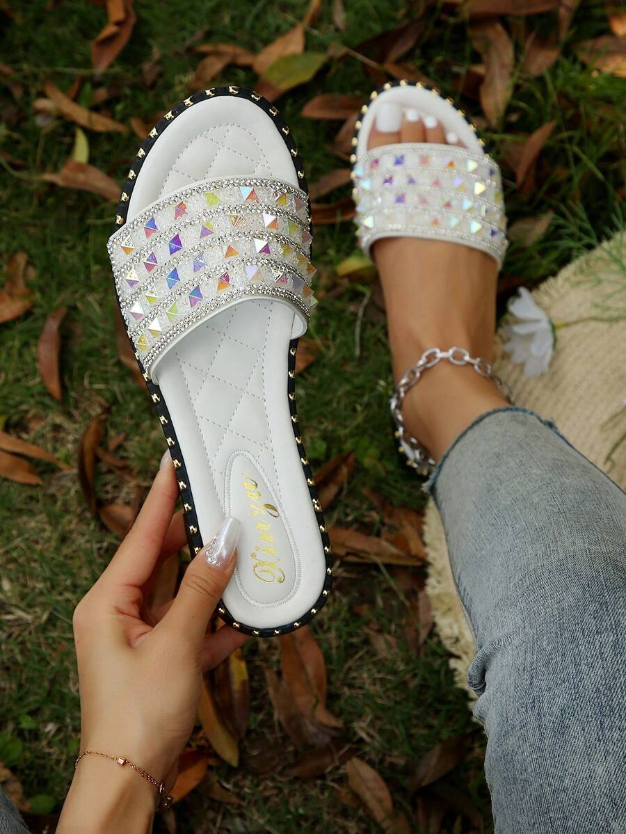 魅力四射白色涼鞋適用於女士水鑽和鉚釘裝飾涼拖 - 白色 - 查看 1