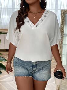 SHEIN LUNE 大碼拼接水溶蕾絲蝙蝠袖襯衫 - 白色 - 查看 5