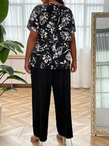 SHEIN Clasi Plus Floral Print Batwing Sleeve Top & Trousers - Black - View 2