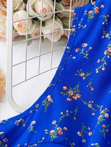 SHEIN LUNE Plus Ditsy Floral Print Notched Neckline Sleeveless Blouse - Blue - View 5