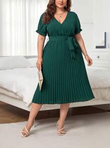 SHEIN Privé Đầm Plus Size Thắt lưng Xếp li Trọn gói màu trơn Thanh lịch - Màu xanh lá cây đậm - Xem 2