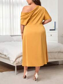 SHEIN Privé 大碼素色不對稱領洋裝 - 黃色 - 查看 2