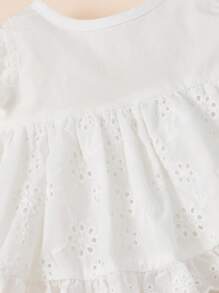 SHEIN cái/bộ Áo sơ sinh bé gái mềm mại, giản dị, thoải mái, thời trang, ngắn gọn, thiết thực, áo xếp nếp thêu dệt màu trắng với quần soóc in hình và băng đô in hình đàn hồi - Nhiều màu - Xem 3