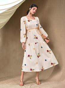 Mulvari 花卉刺繡方領燈籠袖荷葉邊洋裝 - 白色 - 查看 1