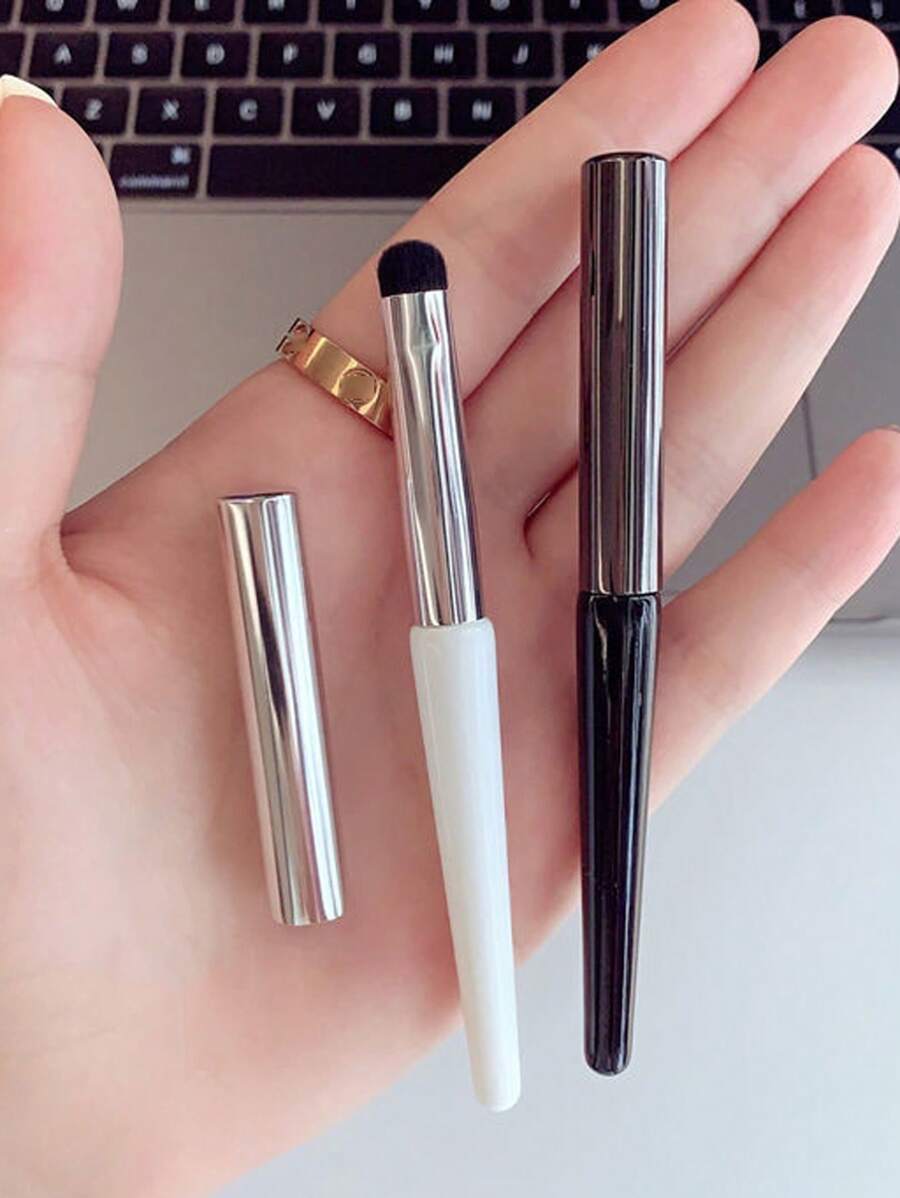 Multi-Function Lip Brush, 1Pc Fiber Makeup Brush For Eye Shadow, Lip, Concealer Cosmetic Brush Makeup Tools - Black - View 1