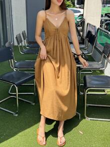 DAZY 素色前繫帶吊帶連衣裙 - 駝色 - 查看 2