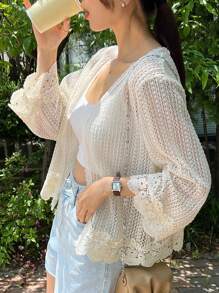 DAZY Áo len cardigan viền sò rỗng - Màu be - Xem 3