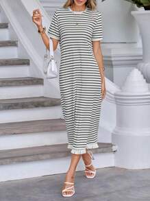 SHEIN Essnce 條紋印花流蘇下擺T恤洋裝 - 黑與白 - 查看 2