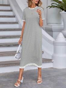 SHEIN Essnce 條紋印花流蘇下擺T恤洋裝 - 黑與白 - 查看 1