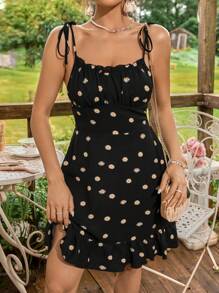 Soleia 印花肩上打結胸部褶皺荷葉邊吊帶洋裝 - 黑色 - 查看 1