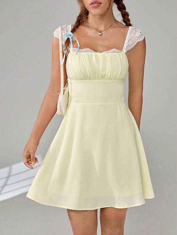 SHEIN Qutie Vestido con encaje en contraste pecho con fruncido
