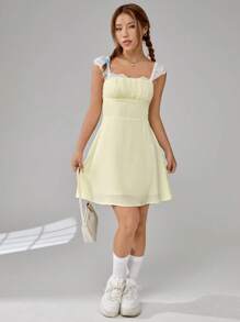 SHEIN Qutie Vestido con encaje en contraste pecho con fruncido - Amarillo - Ver 3