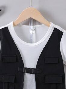 SHEIN 小男童翻蓋口袋扣飾前假兩入組T恤和短褲套裝 - 黑與白 - 查看 3