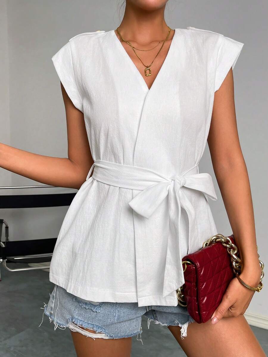 SHEIN Privé 素色腰帶V領襯衫 - 白色 - 查看 1