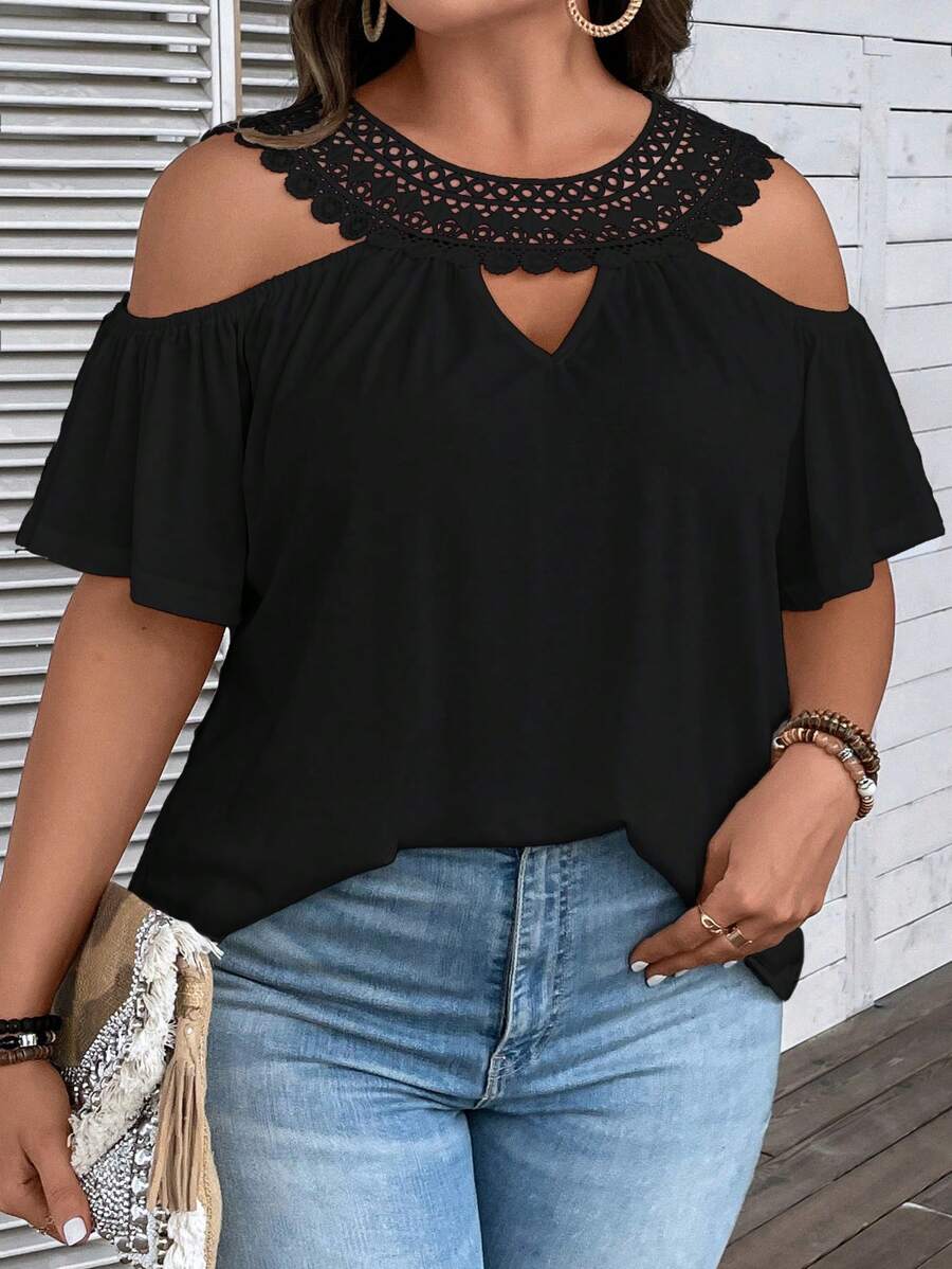 SHEIN LUNE 大碼拼接水溶蕾絲挖肩上衣 - 黑色 - 查看 1