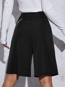 SHEIN Frenchy Zipper Fly Solid Chain Detail Shorts - Black - View 2