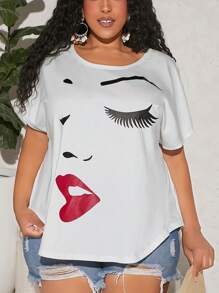 SHEIN CURVE+ 大碼人像圖案蝙蝠袖T恤 - 白色 - 查看 1