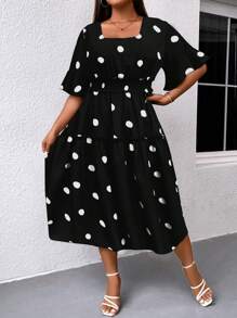 SHEIN Holidaya 加大圆点印花方领蝴蝶袖荷叶边下摆连衣裙长款女装 - 黑色 - 查看 5