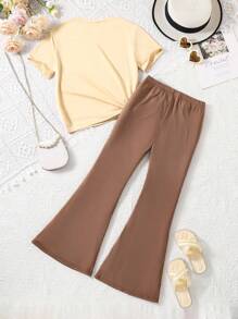 SHEIN Sparklyn 少女字母圖形t恤和喇叭褲套裝 - 彩色 - 查看 2