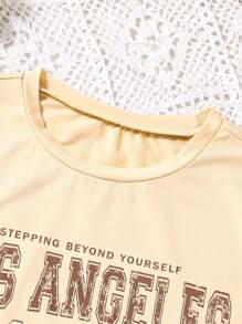 SHEIN Sparklyn 少女字母圖形t恤和喇叭褲套裝 - 彩色 - 查看 3