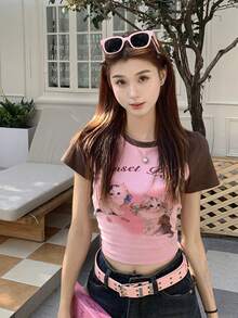 Camiseta crop con estampado de dibujos animados y letra de manga raglán - Rosa - Ver 3