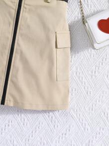 SHEIN 女孩字母圖案T恤和翻蓋口袋腰帶工裝裙套裝