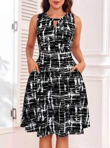 Allover Print Keyhole Neckline Hidden Pocket Dress - Black and White - View 1