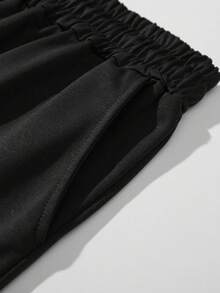 ROMWE MEN Street Life 男士骷髏頭和字母圖案腰部抽繩短褲 - 黑色 - 查看 3