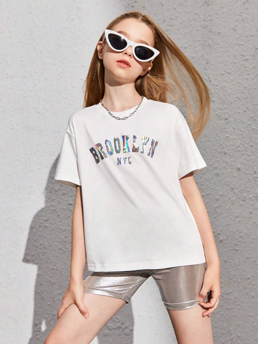 SHEIN 女孩字母圖案T恤和金屬質感騎行褲