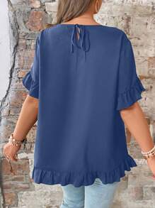 SHEIN LUNE 大码 V 领荷叶边拼接短袖和下摆荷叶边装饰花瓣袖宽松直筒休闲衬衫 - 霧霾藍 - 查看 2