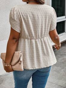 Calvaya 大碼圓點花瓣袖繫帶領荷葉邊下擺襯衫 - 卡其色 - 查看 3