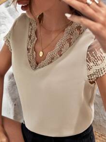 SHEIN Frenchy 拼接網紗刺繡V領襯衫 - 卡其色 - 查看 6