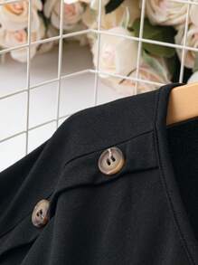 SHEIN LUNE Camiseta con diseño de botón de manga murciélago - Negro - Ver 3