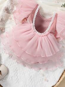 SHEIN Recién nacido Body foto ribete con fruncido de malla en contraste