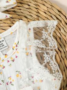 Baby Ditsy Floral Print Ruffle Trim Bow Front Romper - White - View 4