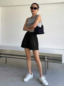 DAZY 高腰卷邊牛仔短褲 - 黑色 - 查看 6