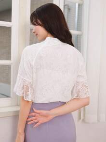 DAZY Áo sơ mi nữ Tương phản ren Xù Nút phía trước Hoa Thanh lịch - trắng - Xem 3