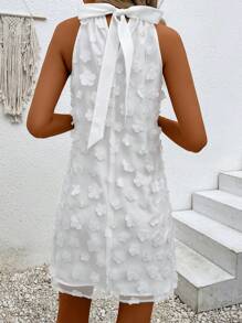 SHEIN VCAY Appliques Keyhole Neckline Halter Dress - White - View 2