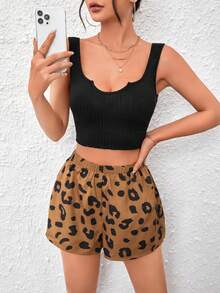 SHEIN Essnce 缺口領背心上衣和豹紋印花短褲 - 卡其色 - 查看 4