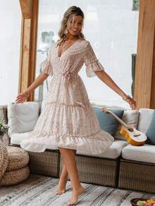 Simplee Kleid mit All Over Print augestellten Ärmeln, Rüschenbesatz,