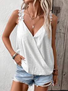 SHEIN Frenchy 網眼刺繡貼花吊帶上衣 - 白色 - 查看 3