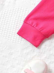 SHEIN 女孩字母圖案落肩袖運動衫和短褲 - 玫紅色 - 查看 4