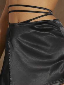 SHEIN BAE 素色前圍裹緞面裙裤 - 黑色 - 查看 3