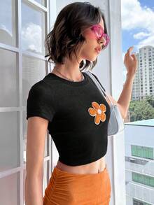 SHEIN MOD 花卉圖案貼布細節短款T恤 - 黑色 - 查看 4